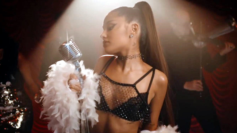 Ariana Grande、2 Chainz - Rule The World